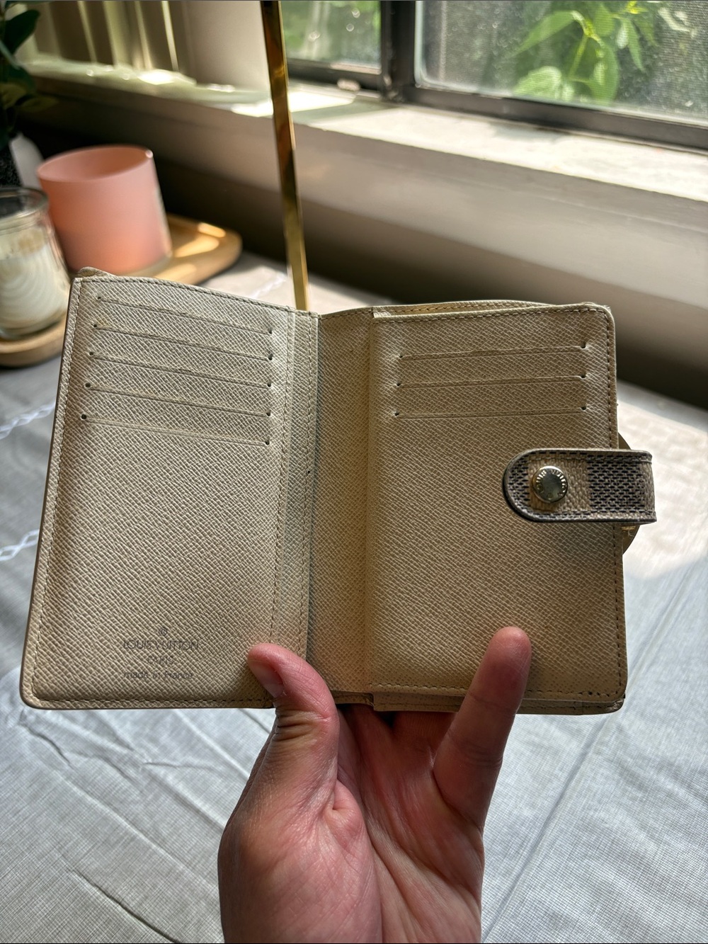 Louis Vuitton Damier Azur Compact Wallet with kisslock Cream & Blue-Gray - Picture 3 of 5
